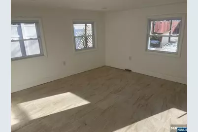 86 Howland Avenue, Teaneck Township, NJ 07666 - Photo 32