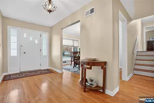 16 Greentree Terrace, Tenafly, NJ 07670 - Photo 2