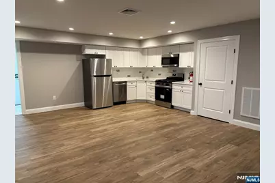 100 Charlton Avenue, Lodi, NJ 07644 - Photo 6