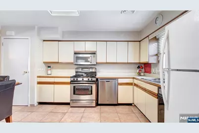 25 Woodland Avenue, West Orange Township, NJ 07052 - Photo 8