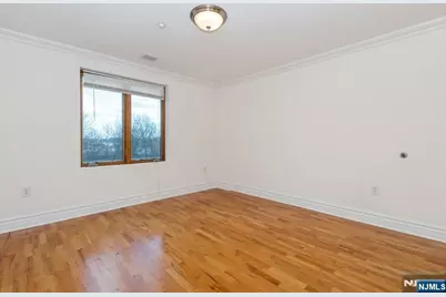 17 Meadow Road 407 #407, Rutherford, NJ 07070 - Photo 8