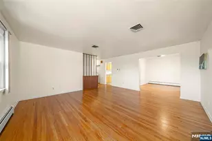 410 Mayer Ct, Ridgefield, NJ 07657 - Photo 4