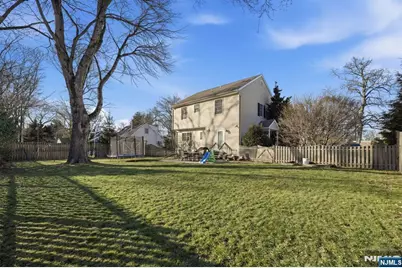 290 Wyckoff Avenue, Waldwick, NJ 07463 - Photo 22