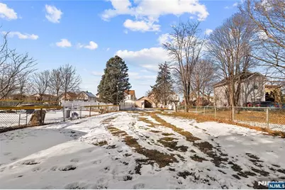 42 Livingston Avenue, Lyndhurst Township, NJ 07071 - Photo 32