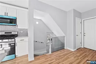 42 Livingston Ave, Lyndhurst Township, NJ 07071 - Photo 10