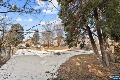 42 Livingston Avenue, Lyndhurst Township, NJ 07071 - Photo 4