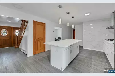 34 Locust Street, Elmwood Park, NJ 07407 - Photo 12