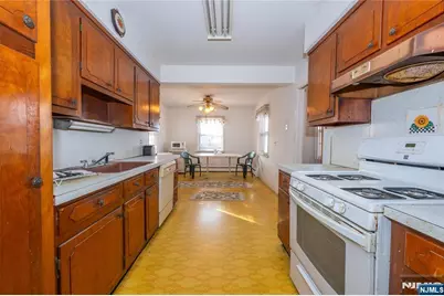 409 W Anderson Street, Hackensack, NJ 07601 - Photo 14