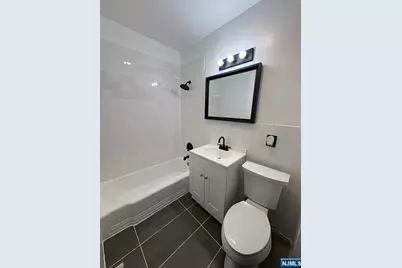114 Overlook Avenue 1st Floor #1st floor, Belleville, NJ 07109 - Photo 10