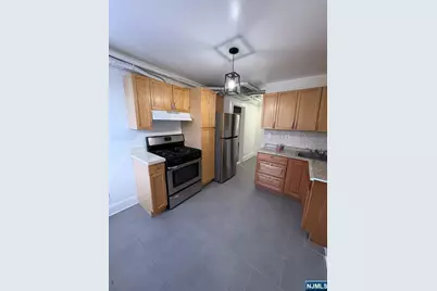 114 Overlook Avenue 1st Floor #1st floor, Belleville, NJ 07109 - Photo 2