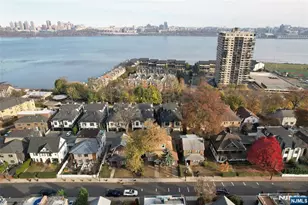 37 Myrtle, Edgewater, NJ 07020 - Photo 2