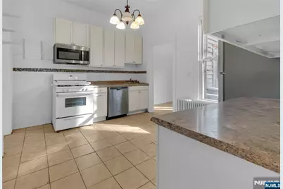 564 Hudson Avenue, Weehawken, NJ 07086 - Photo 10