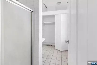 564 Hudson Avenue, Weehawken, NJ 07086 - Photo 4