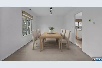 319 Gorge Road 5 #5, Cliffside Park, NJ 07010 - Photo 4