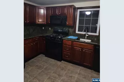 500 Weart Avenue 2 #2, Lyndhurst Township, NJ 07071 - Photo 6