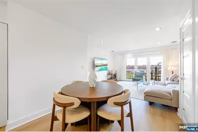 101 State Rt 5 204 #204, Edgewater, NJ 07020 - Photo 6