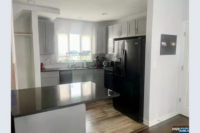 103 Oaktree Place, Leonia, NJ 07605 - Photo 2