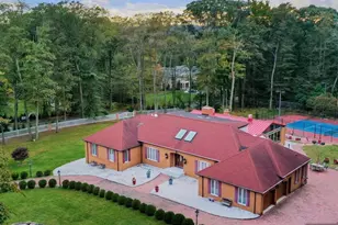 91 Chestnut Ridge Rd, Saddle River, NJ 07458 - Photo 2