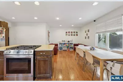 8 Gordon Road, Bergenfield, NJ 07621 - Photo 4