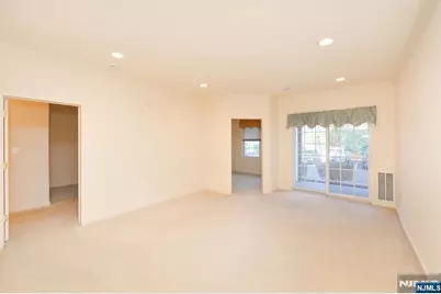 80 Ridgewood Road 106 #106, Washington Township, NJ 07676 - Photo 8