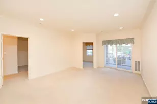 80 Ridgewood Road 106, Washington Township, NJ 07676 - Photo 8