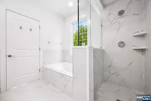 11 Gabriel Ct 11, Paramus, NJ 07652 - Photo 28