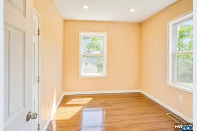 153 Walnut Street, Montclair, NJ 07042 - Photo 8