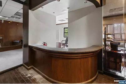 60 Pompton Avenue, Verona, NJ 07044 - Photo 8