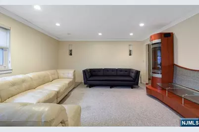 1-10 Virginia Drive 110B #110B, Fair Lawn, NJ 07410 - Photo 2