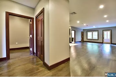 8-10 Whitehall Road 3 #3, Montville Township, NJ 07082 - Photo 4