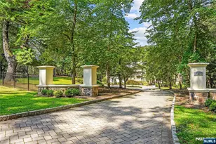 15 N Church Rd, Saddle River, NJ 07458 - Photo 2