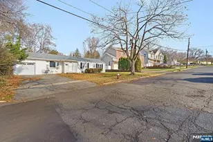 172 Lozier Terrace, River Edge, NJ 07661 - Photo 2