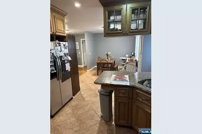 22 Garners Lane, Elmwood Park, NJ 07407 - Photo 8