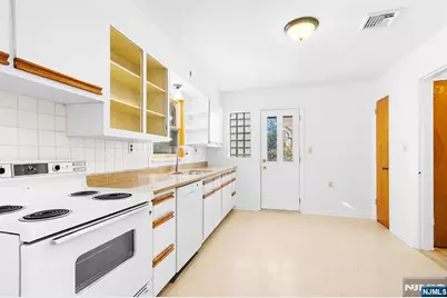 28 Glenwood Avenue, Leonia, NJ 07605 - Photo 8