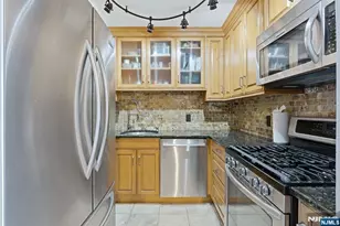 192 Burnett Ave 15, Maplewood, NJ 07040 - Photo 8