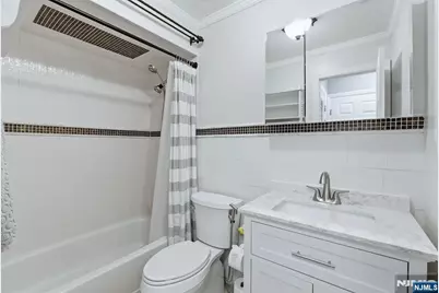 192 Burnett Avenue 15 #15, Maplewood, NJ 07040 - Photo 14