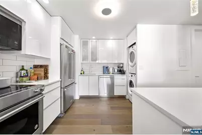 1077 River Road Ph 13 #PH 13, Edgewater, NJ 07020 - Photo 6