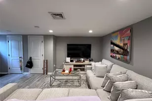 126 Riverside Ave 1, Lyndhurst Township, NJ 07071 - Photo 4