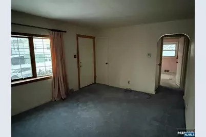 757 Florence Place, Cliffside Park, NJ 07010 - Photo 4