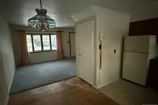 757 Florence Pl, Cliffside Park, NJ 07010 - Photo 6