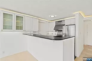 7004 Blvd East 26D, Guttenberg, NJ 07093 - Photo 8