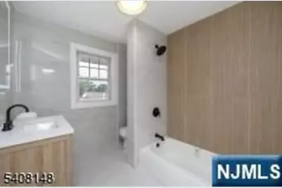 35 Amsterdam Avenue, Teaneck Township, NJ 07666 - Photo 12