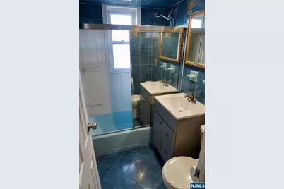 33 Fournier Crescent, Elmwood Park, NJ 07407 - Photo 6