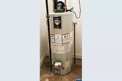 378 S Terhune Avenue, Paramus, NJ 07652 - Photo 28