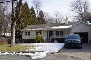 378 S Terhune Ave, Paramus, NJ 07652 - Photo 1