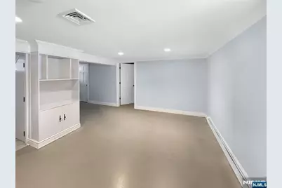 40 Pawnee Avenue, Oakland, NJ 07436 - Photo 8