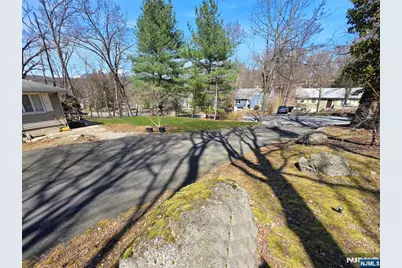 40 Pawnee Avenue, Oakland, NJ 07436 - Photo 14