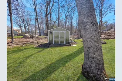 40 Pawnee Avenue, Oakland, NJ 07436 - Photo 18