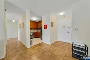 2000 Linwood Ave 18X, Fort Lee, NJ 07024 - Photo 12