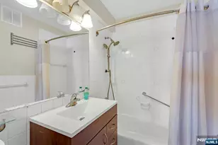 2000 Linwood Ave 18X, Fort Lee, NJ 07024 - Photo 20